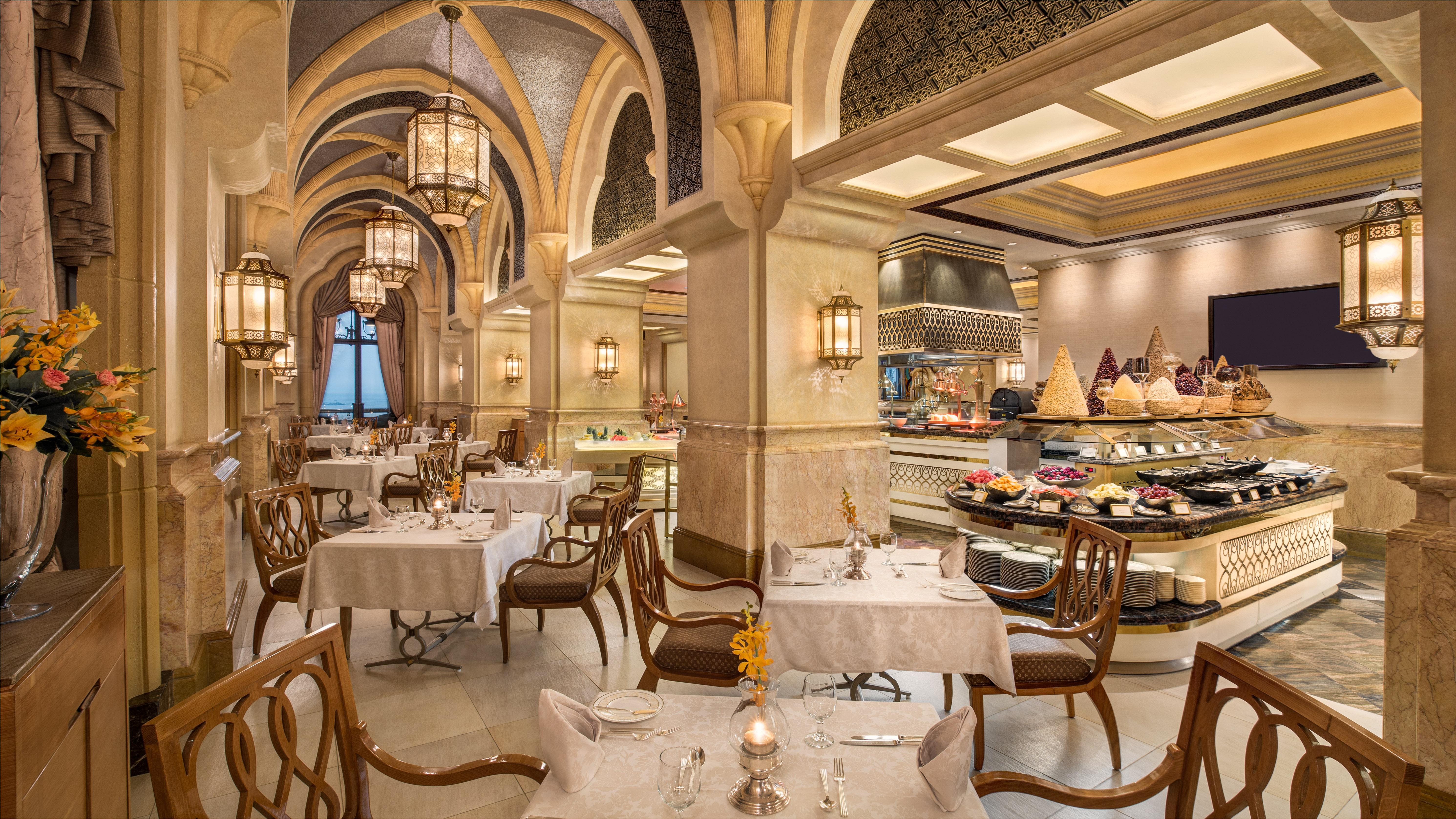 Emirates Palace Mandarin Oriental, Abu Dhabi Exterior foto The restaurant