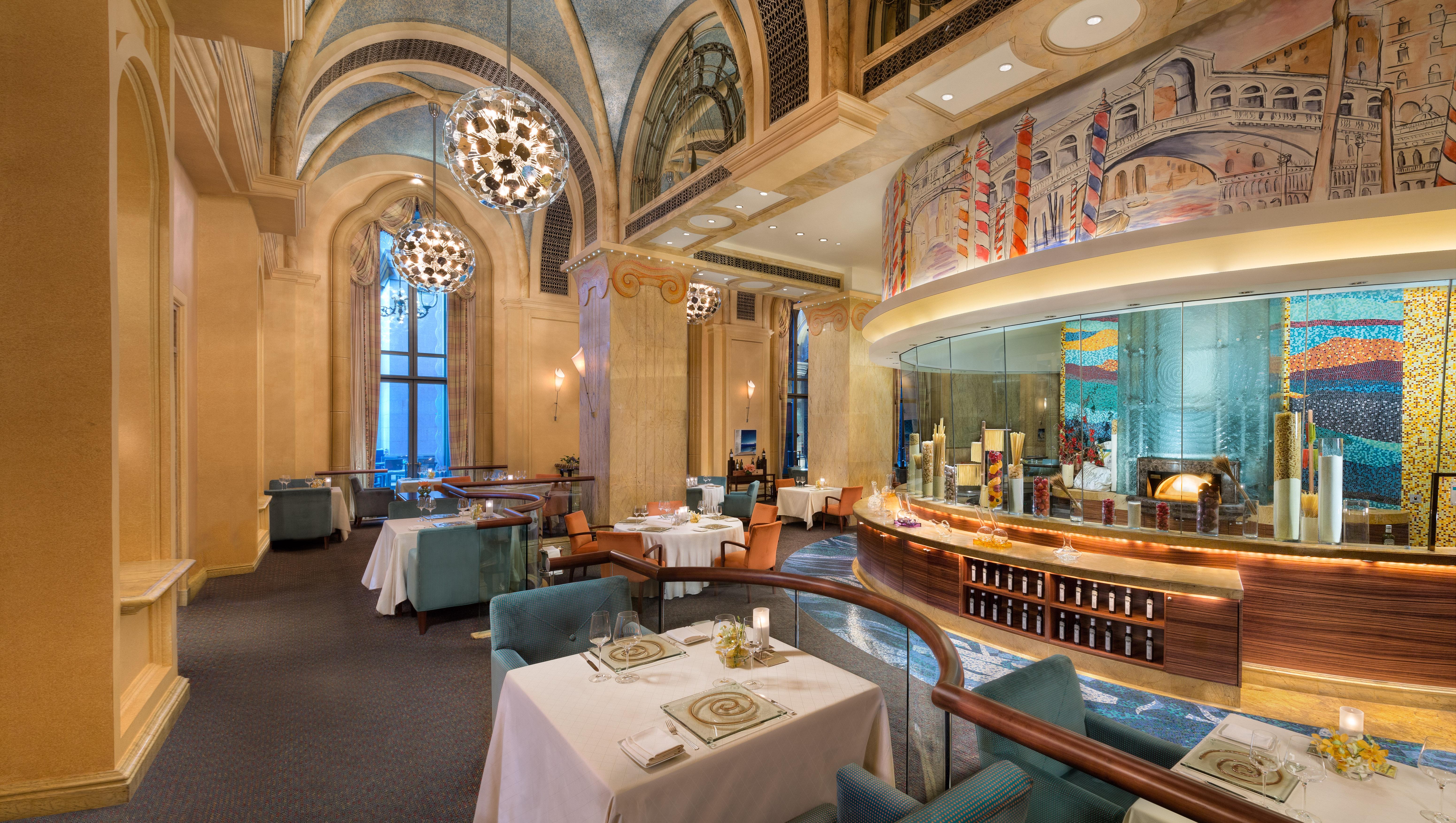Emirates Palace Mandarin Oriental, Abu Dhabi Exterior foto The restaurant's interior